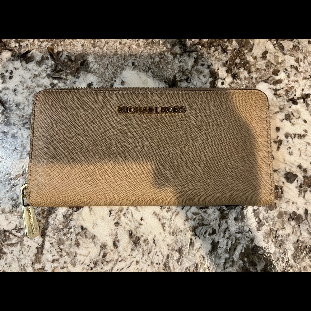 Michael kors wallet
